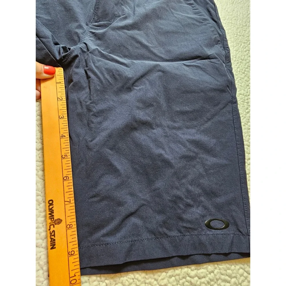 Oakley regular fit